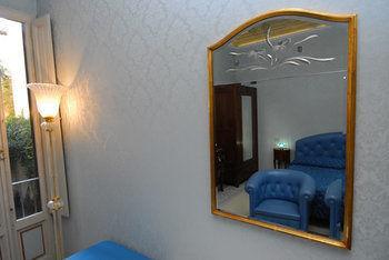 Cavour 10 2* Firenze
